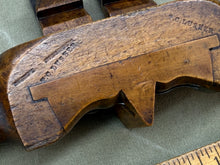 Load image into Gallery viewer, LARGE BOXWOOD FACED L &amp; R HANDRAIL SHAVE - Boyshill Tools and Treen
