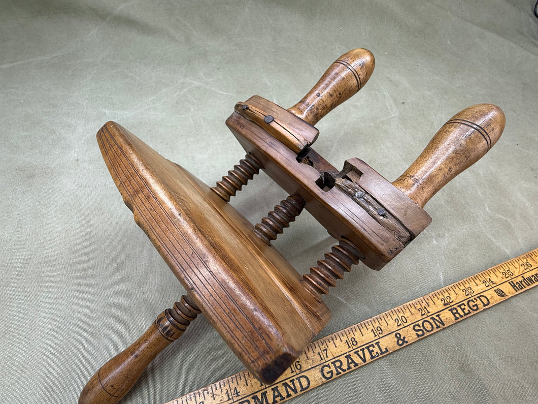 COOPERS FRUITWOOD COMPASSED SCREWSTEM PLOUGH PLANE DATED 1836 - Boyshill Tools and Treen