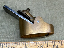 Load image into Gallery viewer, PRESTON VIOLIN MAKERS round bottom THUMB PLANE WITH SERATED IRON - Boyshill Tools and Treen