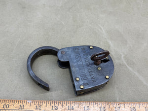 VERY RARE PADLOCK MADE FOR BARGES ON THE THAMES - Boyshill Tools and Treen