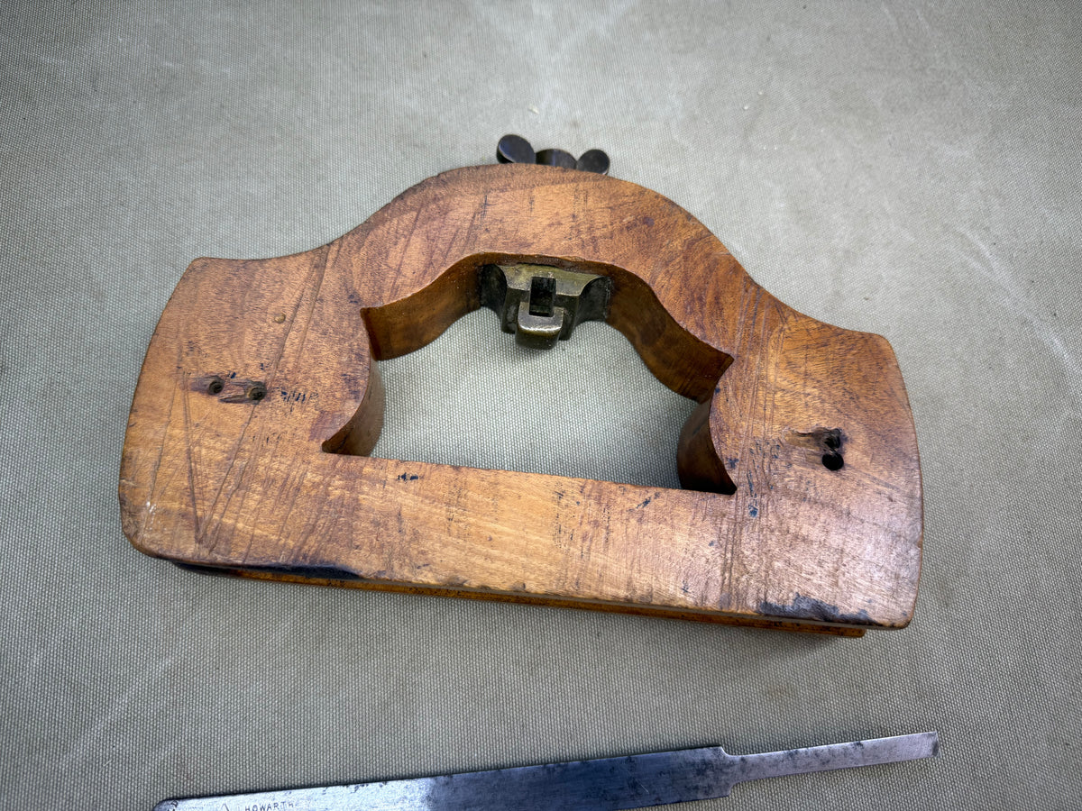 Walnut Router BRASS MOUNTED OWT ROUTER (WALNUT?) – Boyshill Tools and Treen