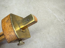 Load image into Gallery viewer, BOXWOOD AND BRASS FACED MORTICE GUAGE - Boyshill Tools and Treen