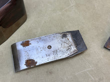 Load image into Gallery viewer, EXCEPTIONALLY FINE ROSEWOOD INFILL SMOOTHING PLANE BY HOLLAND LONDON NO 782. UNTOUCHED FOR 70YEARS AS FOUND. - Boyshill Tools and Treen