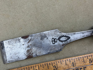 BEAUTIFULLY CARVED HANDLE ON GILPIN CHISEL - Boyshill Tools and Treen