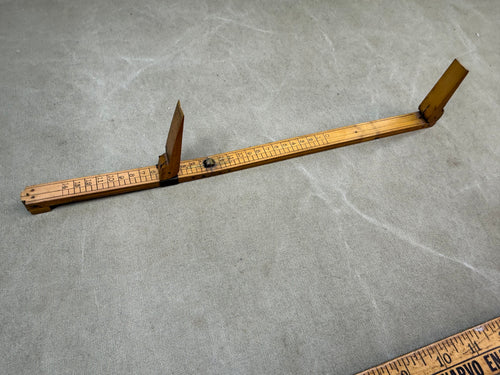 BOXWOOD VINTAGE FOOT MEASURE BY RABONE. DAMAGE - Boyshill Tools and Treen