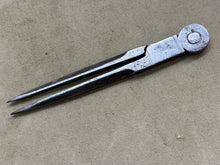 Load image into Gallery viewer, 2 ANTIQUE DIVIDERS - Boyshill Tools and Treen