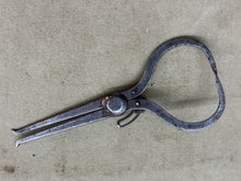 Load image into Gallery viewer, 4 VINTAGE SPRING CALIPERS , 3 MOORE &amp; WRIGHT - Boyshill Tools and Treen