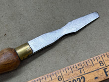 Load image into Gallery viewer, 2 NICE VINTAGE SCREWDRIVERS. (TIMMINS, BUCK) - Boyshill Tools and Treen