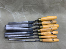 Load image into Gallery viewer, VINTAGE SET OF 7 MARPLES PATTERNMAKERS CRANKED PARING GOUGES - Boyshill Tools and Treen