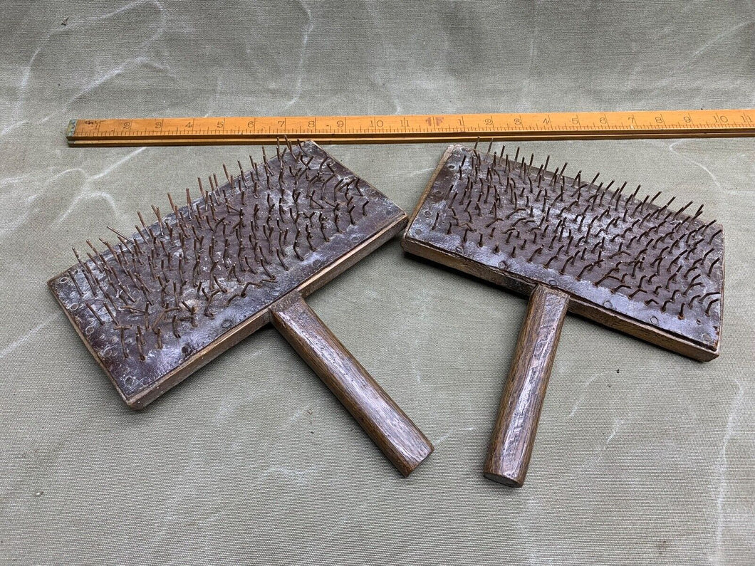 NICE ANTIQUE PAIR OF WOOL CARDERS. TREEN ELM - Boyshill Tools and Treen