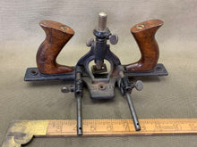 Load image into Gallery viewer, NICE EARLY STANLEY  NO 171 DOOR TRIM &amp; ROUTER PLANE - Boyshill Tools and Treen
