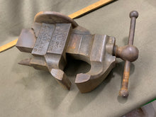 Load image into Gallery viewer, ANTIQUE  PAT 1854 / 1867 HEAVY ENGINEERS BENCH VICE BY C PARKER MERIDEN CT 15KG - Boyshill Tools and Treen